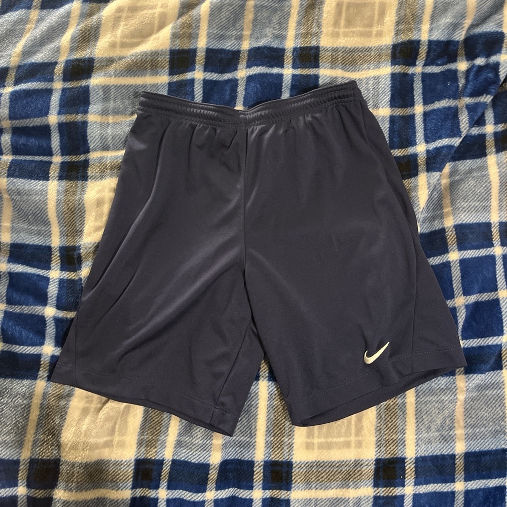 1 pair of men’s XL Nike athletic shorts